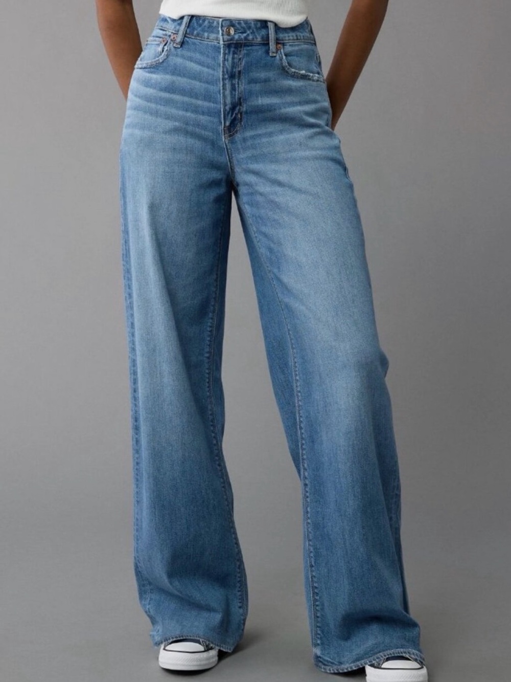 American Eagle Super High Rise Baggy Wide Leg Jeans Size 14